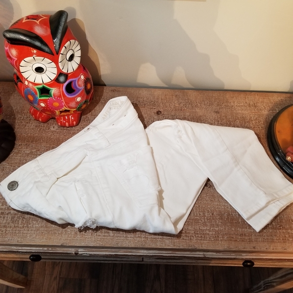 American Eagle Outfitters Denim - White Ripped American Eagle Crop Jegging